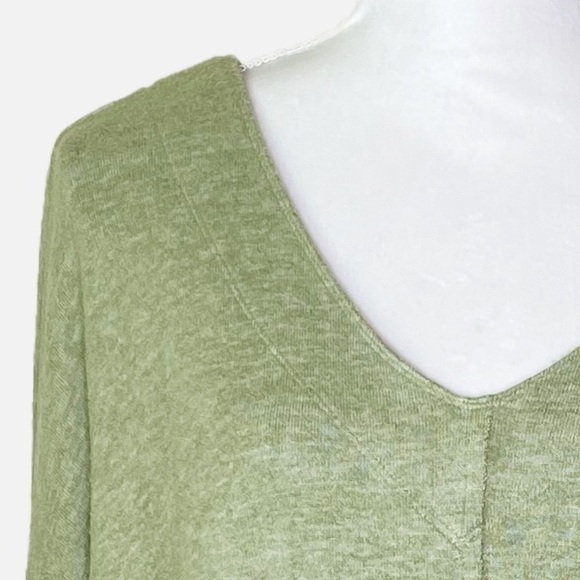 Anthropologie Saturday Sunday Brushed Fleece
Oversized V-Neck Pullover Top - Picture 3 of 6